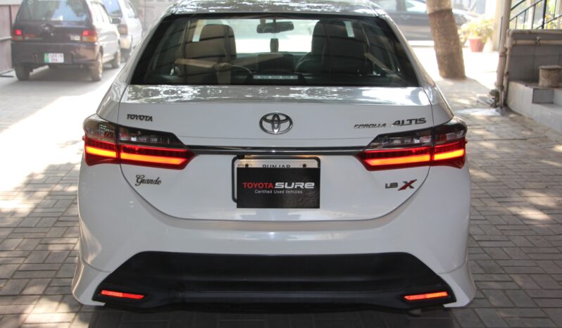 Toyota Corolla Grande 1.8 (Black Interior) full
