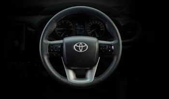 Toyota Hilux Revo full