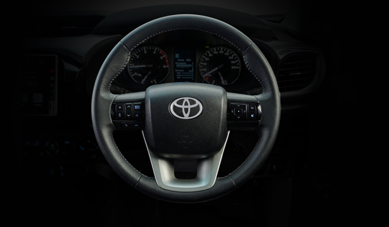 Toyota Hilux Revo full